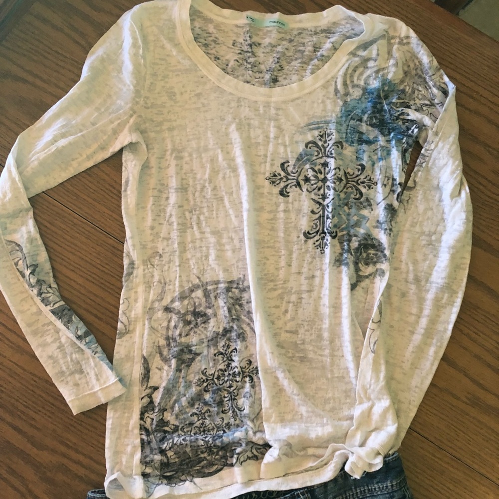 BeAuTiFuL shirt PeRfECT 4 LaYeRiNg! 💙